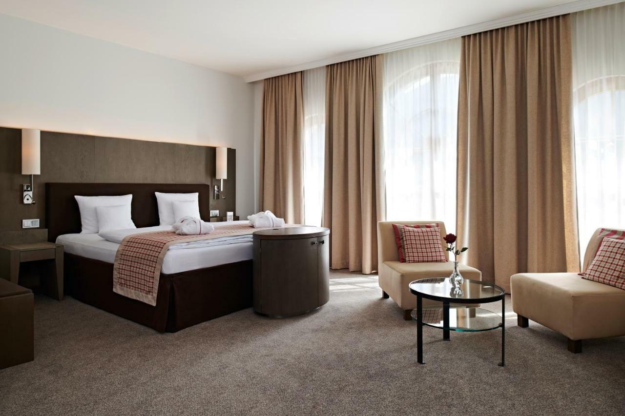 Hotel A-ROSA Kitzbühel Exterior foto A room at the hotel